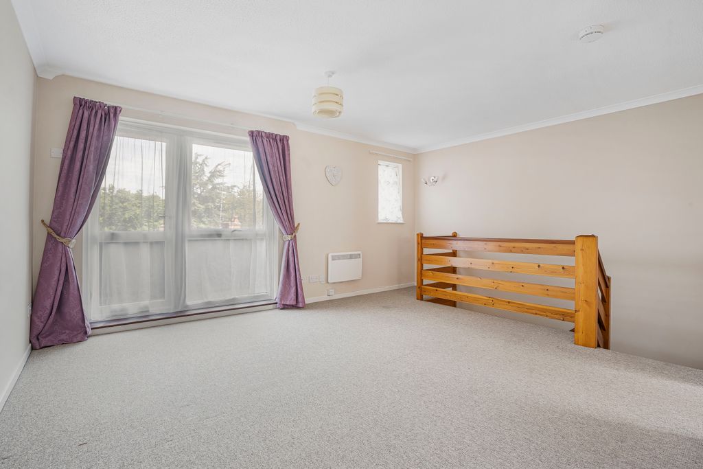 Property photo 2 of 15 Living/Dining Room