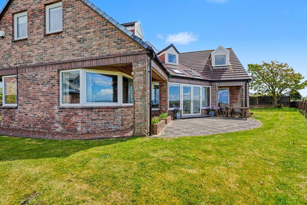 Property photo 2 of 43