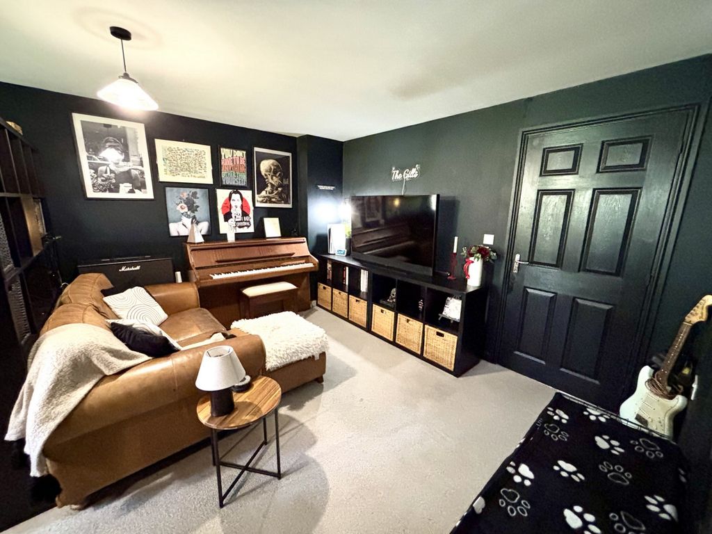 Property photo 2 of 27 Photo 16