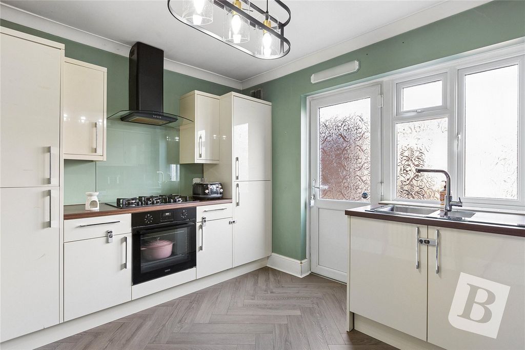Property photo 3 of 15 Kitchen