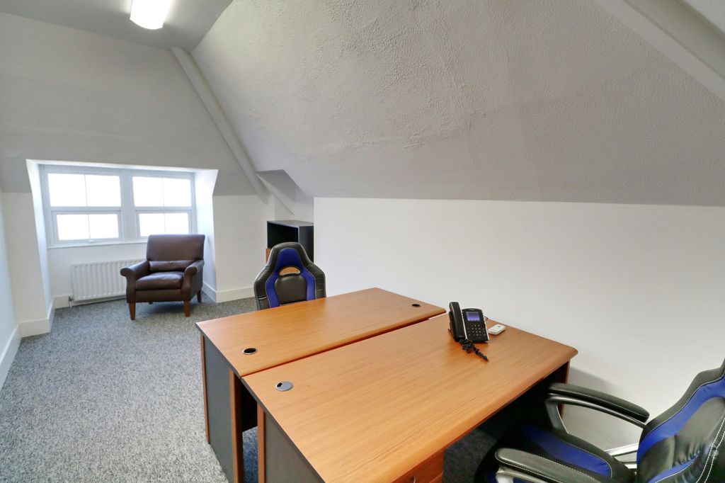Property photo 3 of 6 Top Floor.Jpg