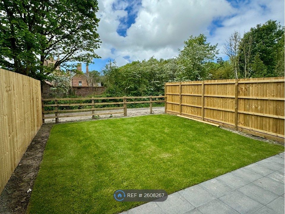Property photo 3 of 11 Private Garden/Patio