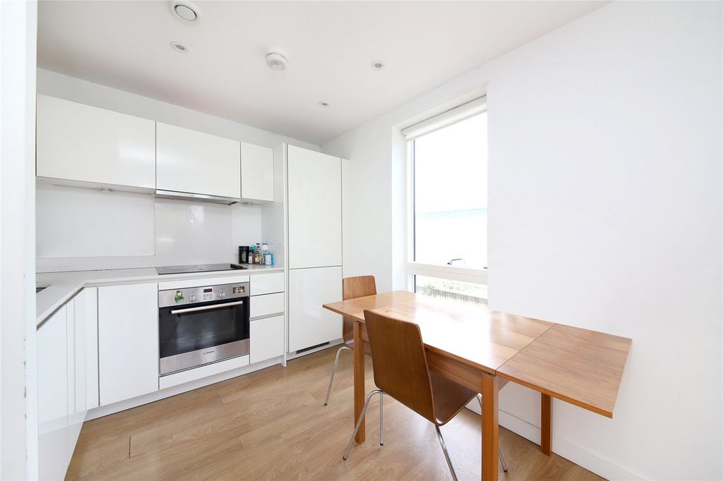 Property photo 3 of 9 Kitchen