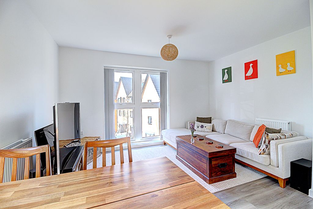 Property photo 2 of 13 Lounge