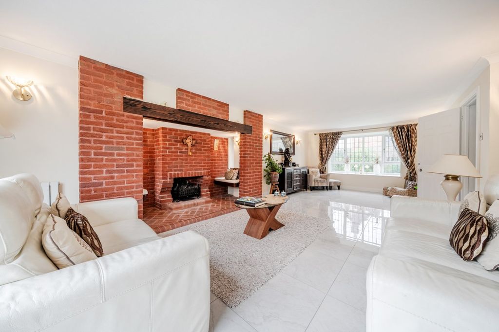 Property photo 2 of 20 Picture No. 08