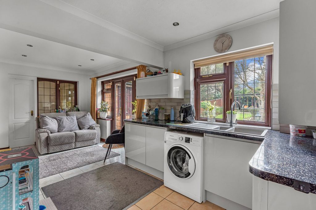 Property photo 3 of 18