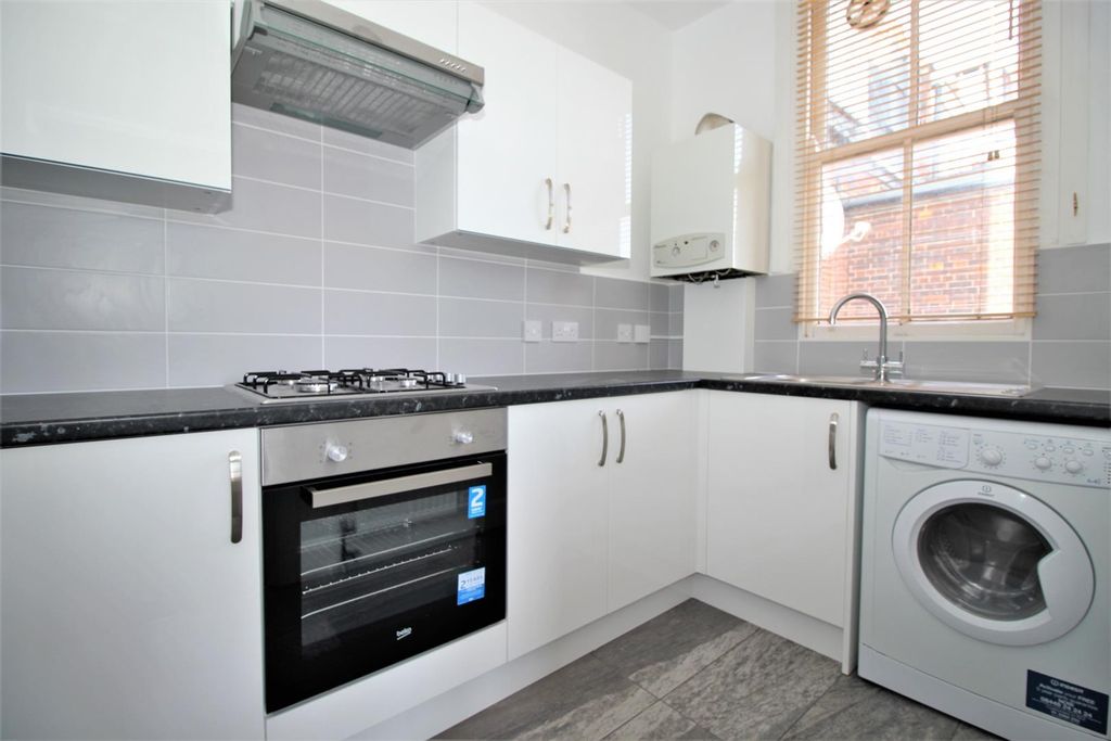 Property photo 2 of 7 Kitchen