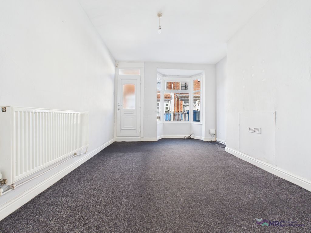 Property photo 2 of 9 Gallery