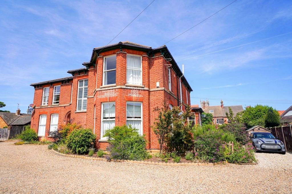 Property photo 1 of 31