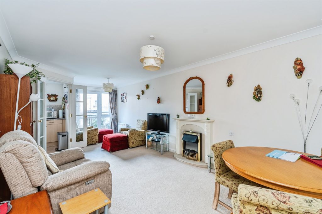 Property photo 2 of 20