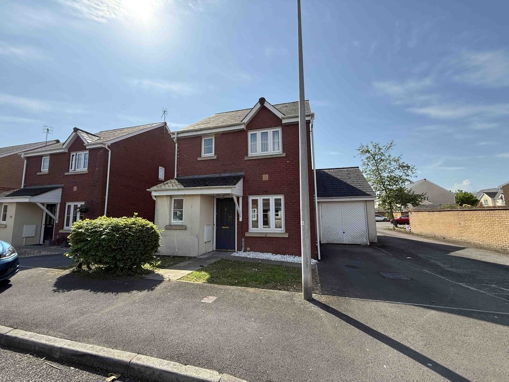 Property photo 1 of 13 3 Bedroom Detached For Rent On Village Drive In Gorseinon