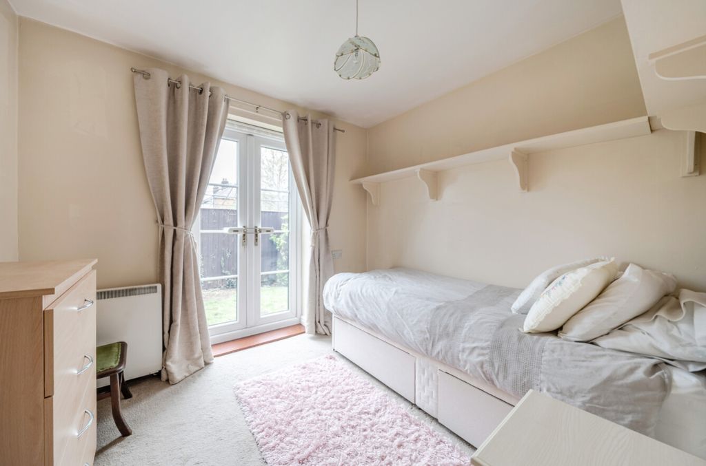 Additional image 8 of 2 bed flat for saleOrchard Court Neville Turner Way, Waltham, Grimsby, Lincolnshire DN37