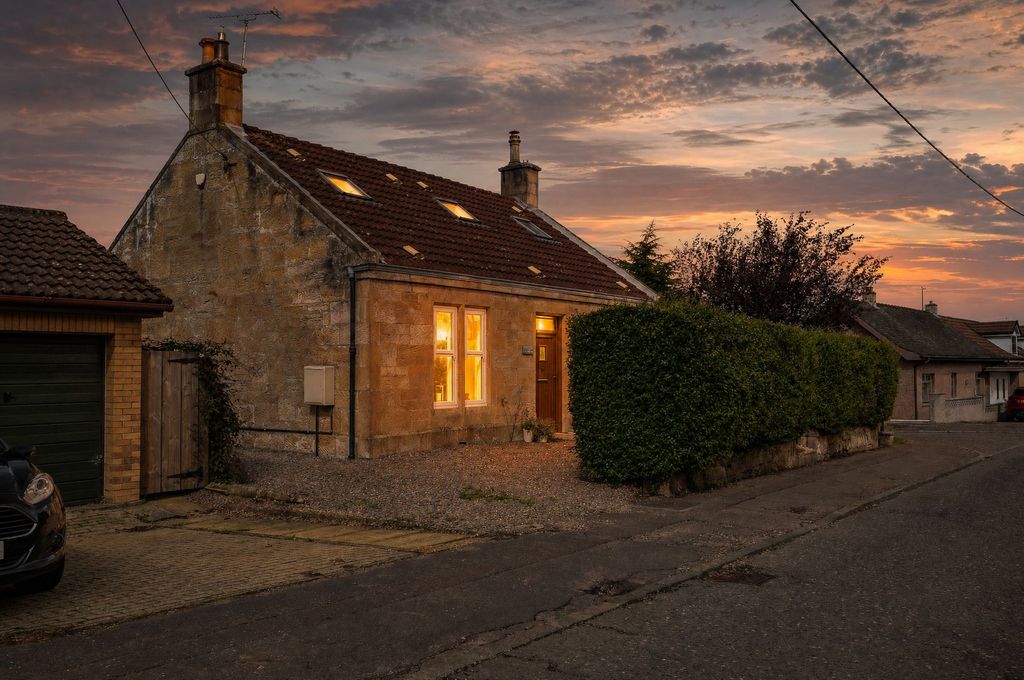 Property photo 1 of 81