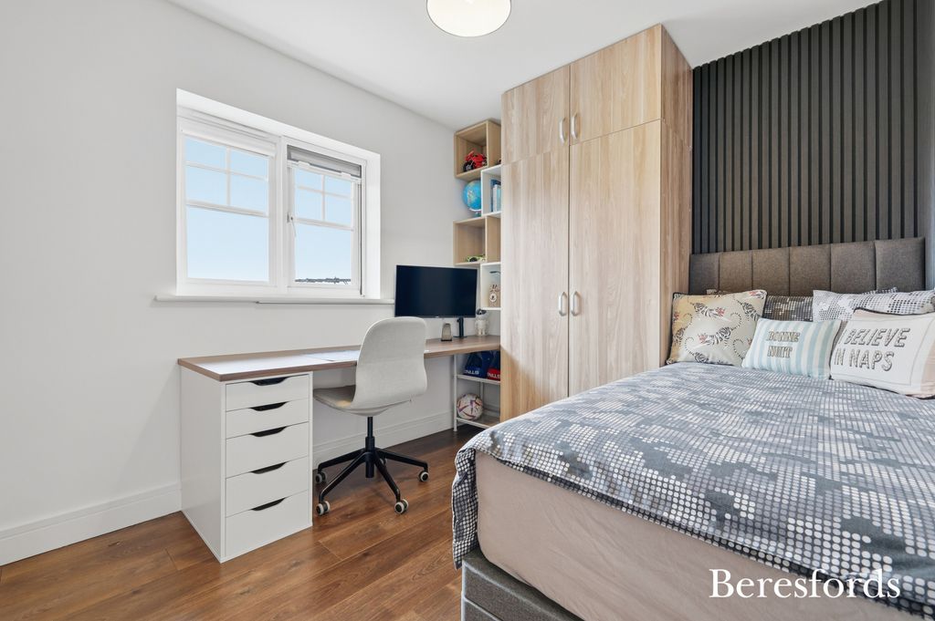 Property photo 3 of 19 Picture No. 17