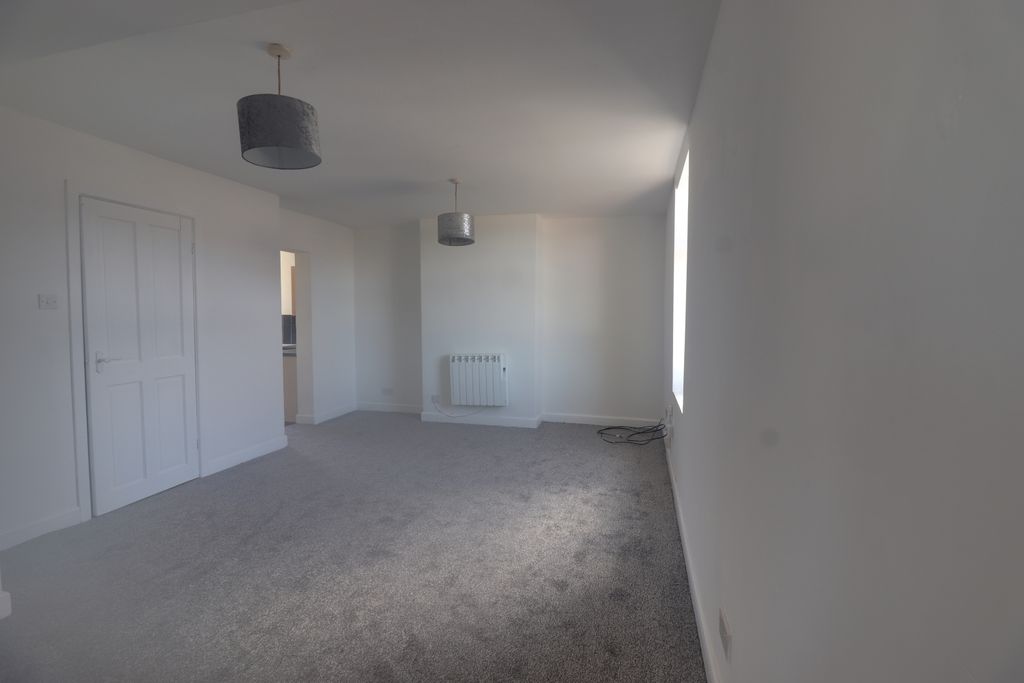 Property photo 2 of 6 Lounge 2