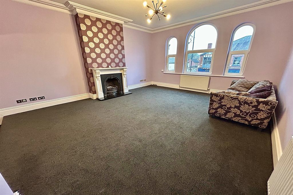 Property photo 2 of 21 Living Room