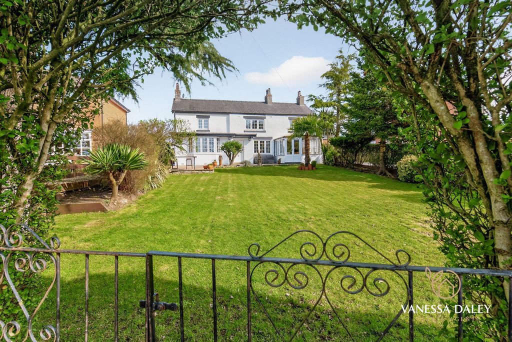 Property photo 1 of 50