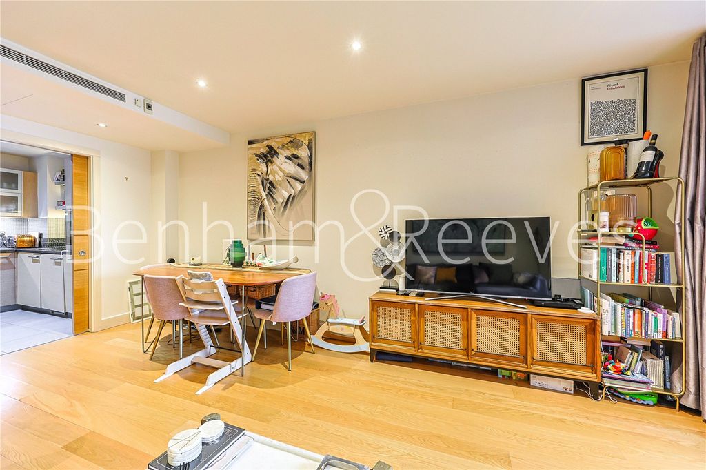 Property photo 3 of 16 Picture No. 03