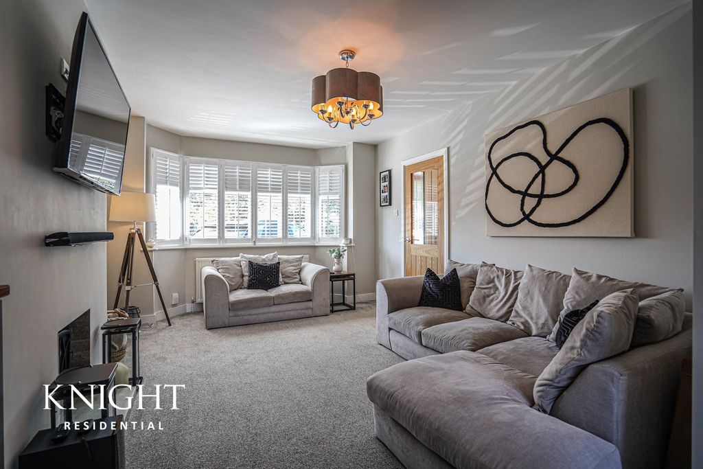 Property photo 2 of 26