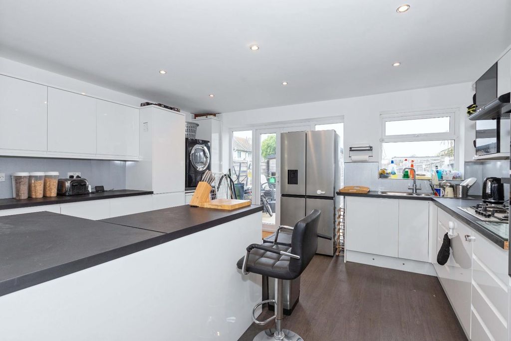 Property photo 2 of 13 Orient Rd_6.Jpg