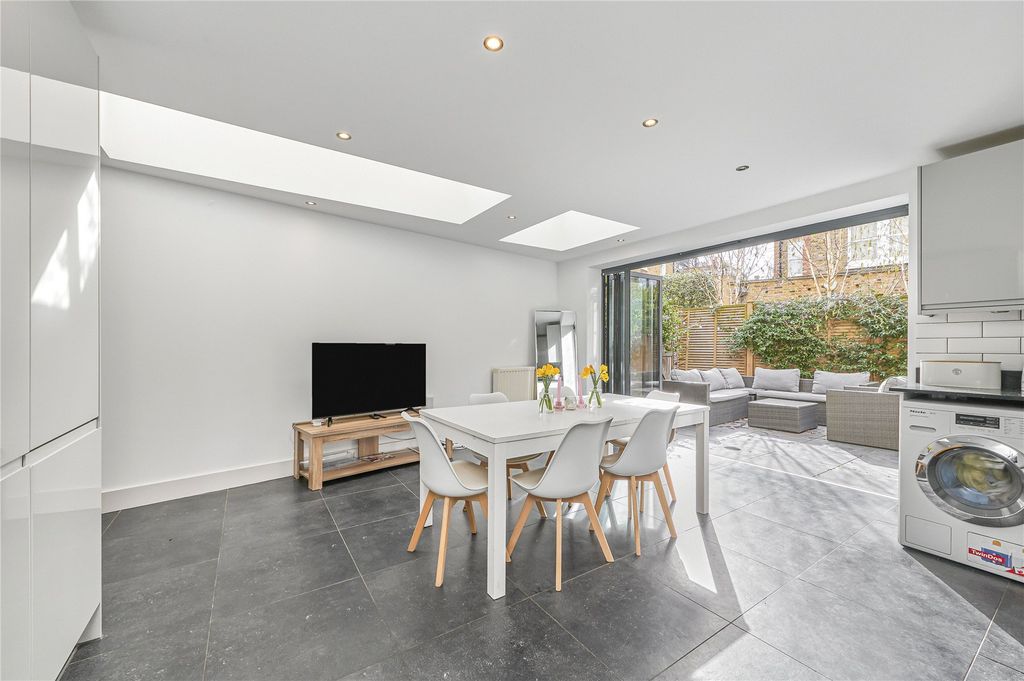 Property photo 3 of 29 Picture No. 10