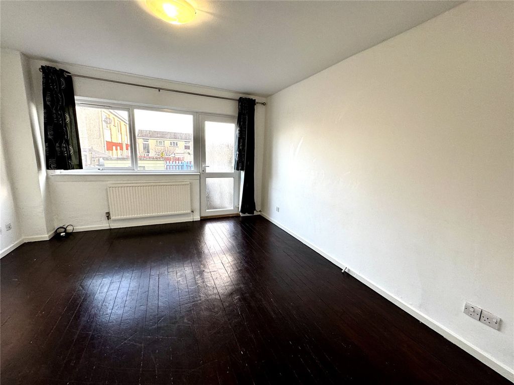 Property photo 2 of 8 Photo 2