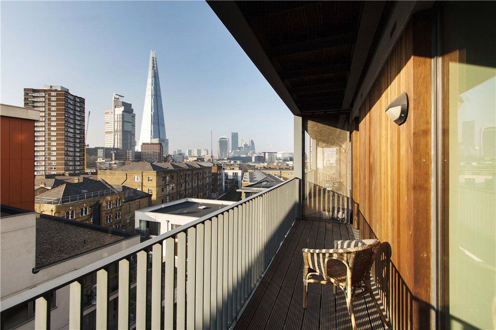 Property photo 2 of 7 Balcony