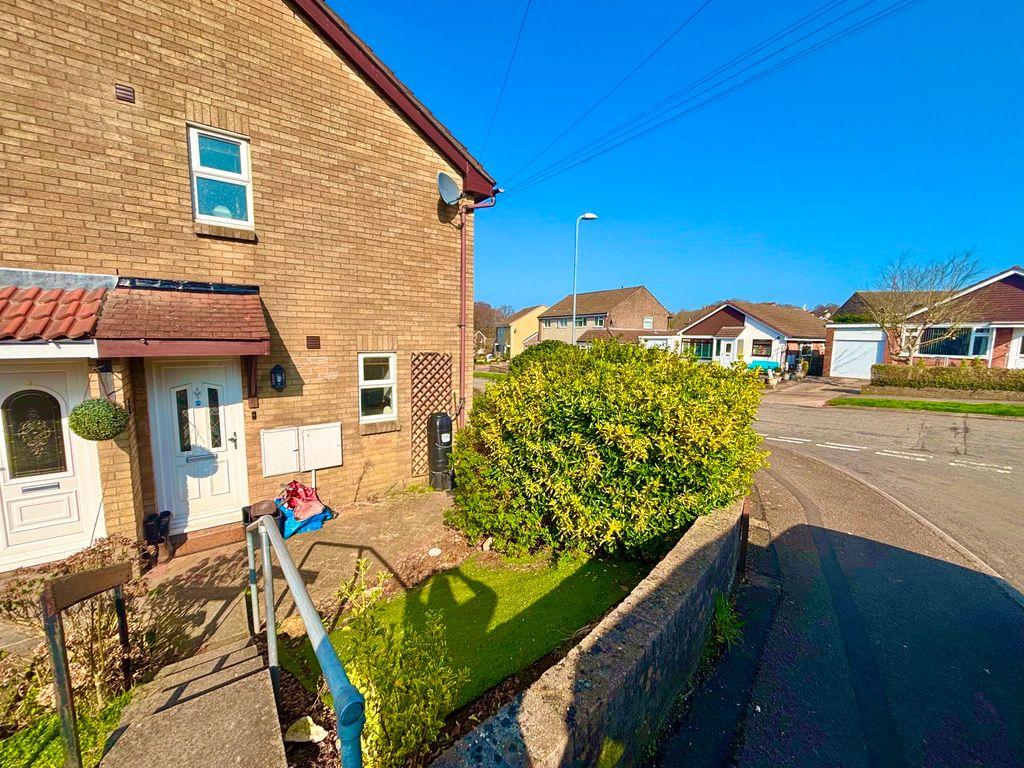 Property photo 1 of 32