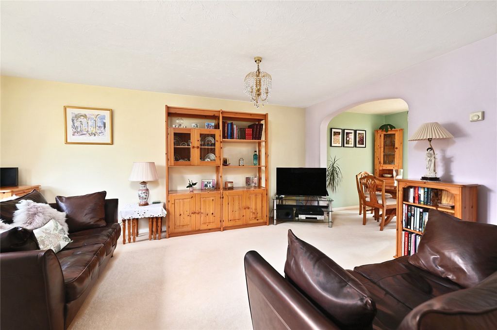 Property photo 2 of 18 Picture No. 11