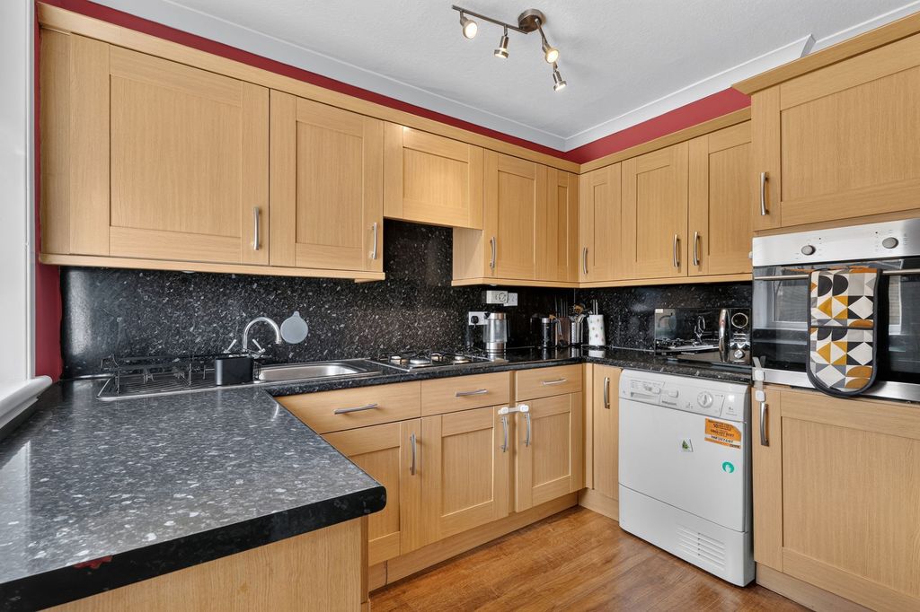 Property photo 3 of 26