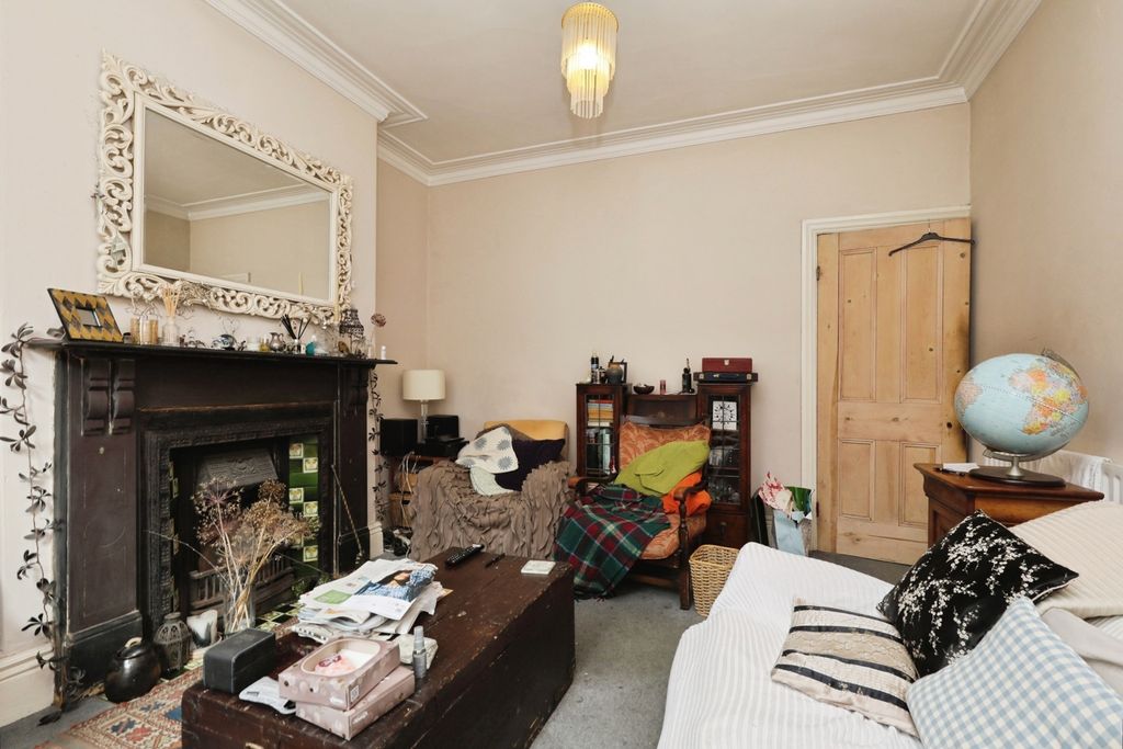 Property photo 2 of 17 Photo
