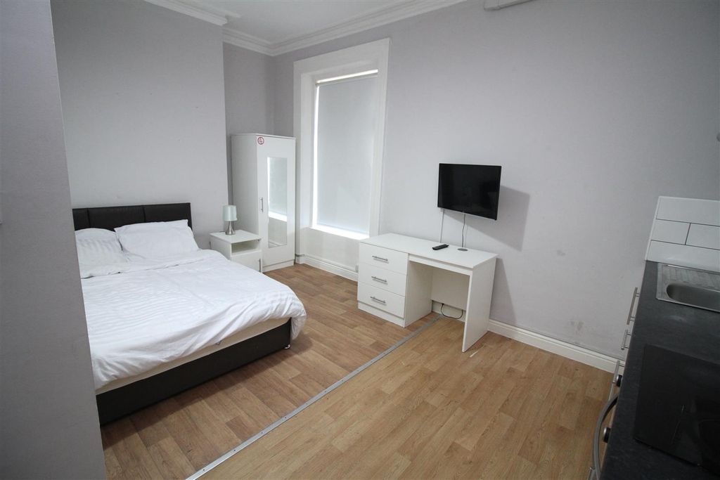 Property photo 2 of 5 Img_5683[1].Jpg