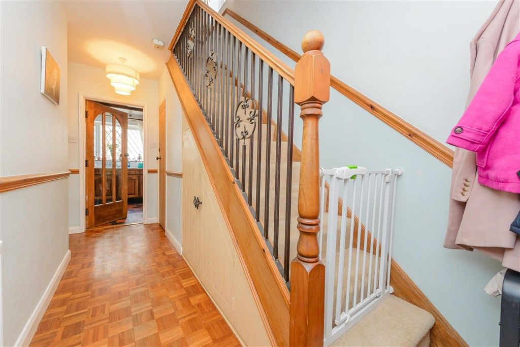 Property photo 2 of 23 Entrance Hall