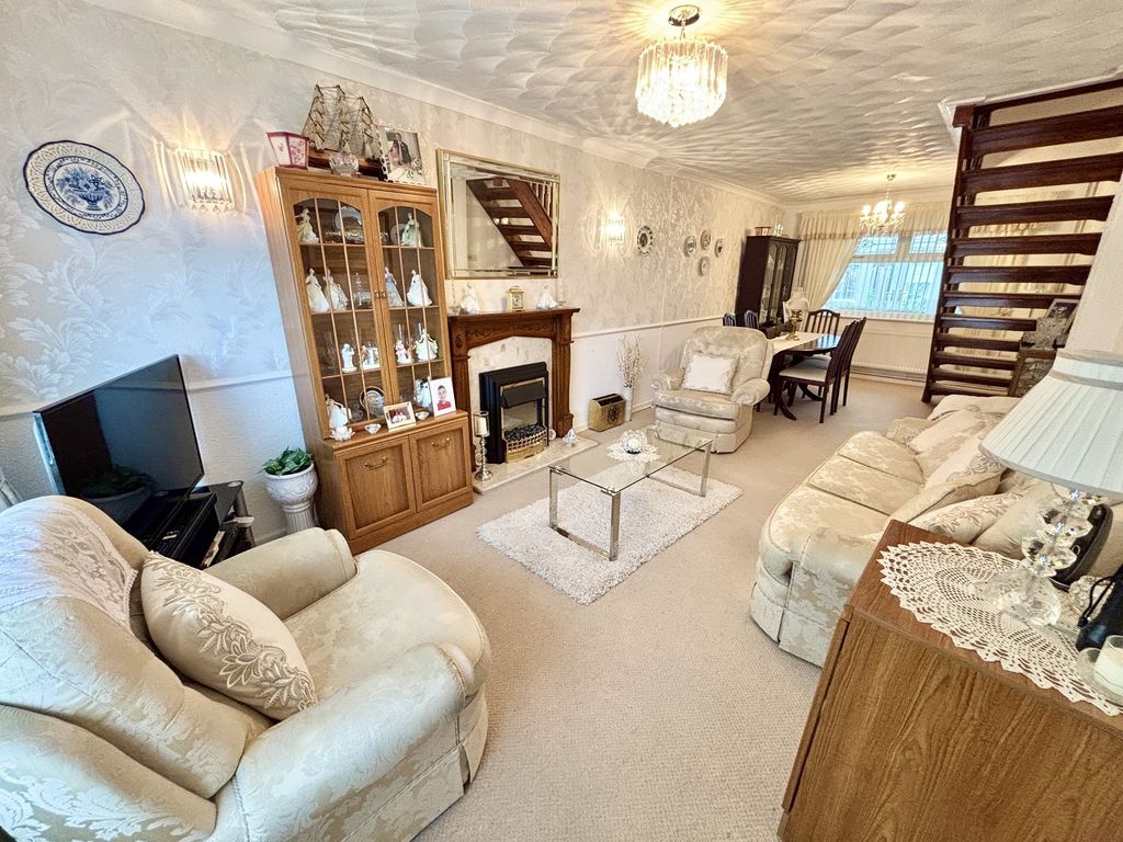 Property photo 2 of 31 Lounge-Dining Room