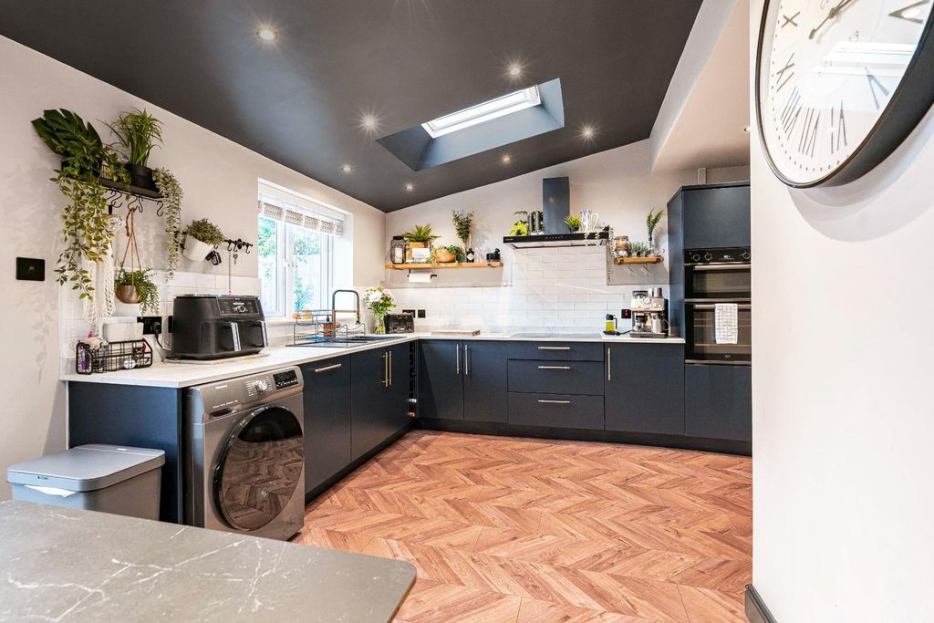 Property photo 3 of 35 62_65250.Jpg