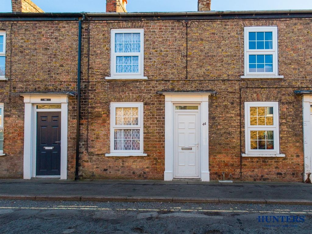 Property photo 2 of 10 Front