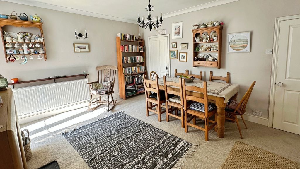 Property photo 3 of 22 Pbox-Img.Jpg