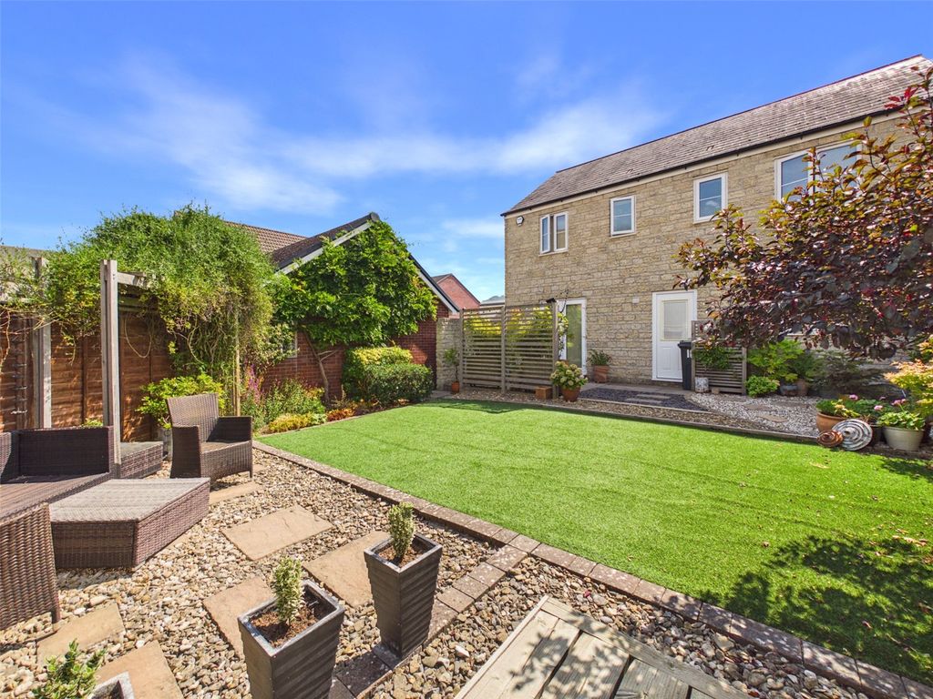 Property photo 2 of 16 Picture No. 17