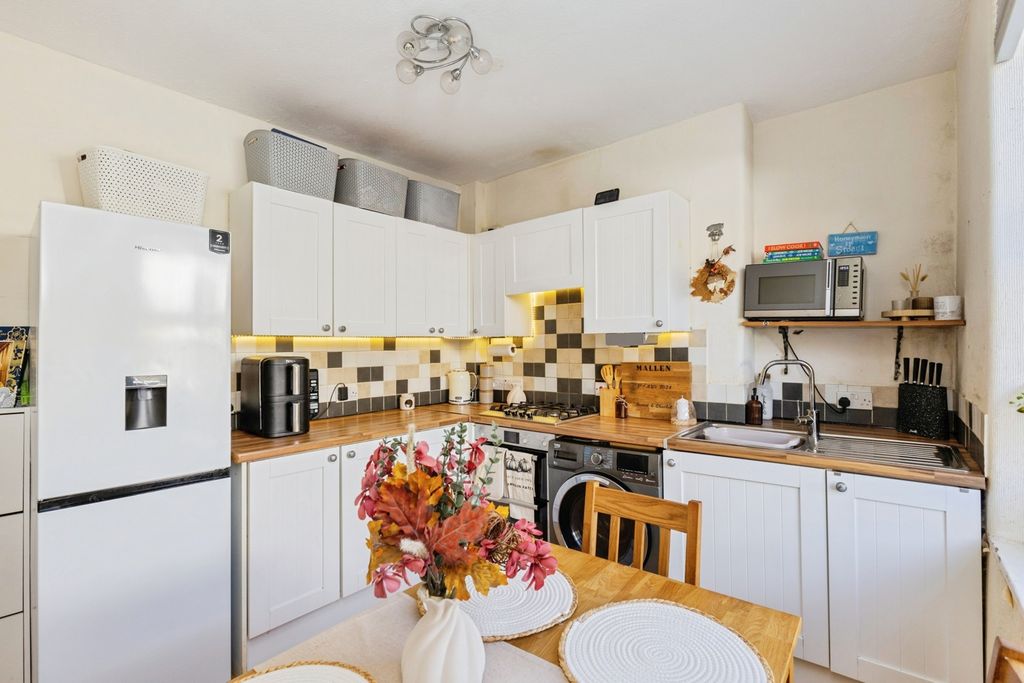 Property photo 3 of 17 Pbox-Img.Jpg