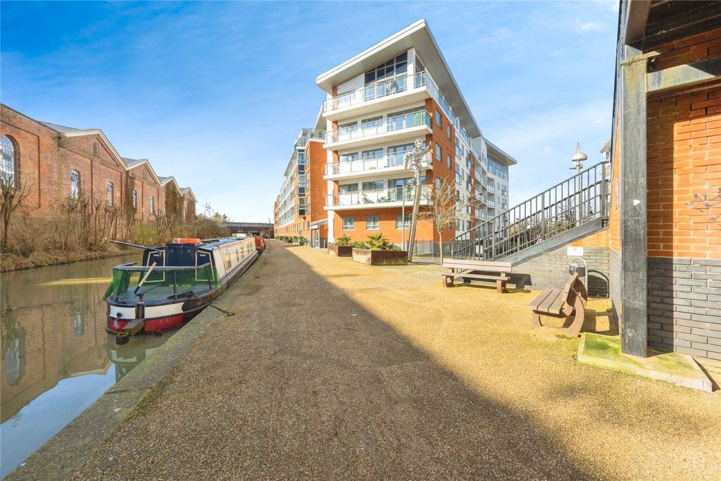 Property photo 1 of 17 Photography