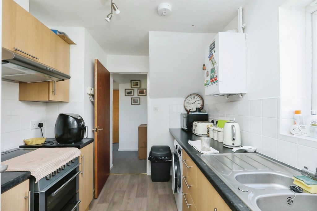 Property photo 2 of 14