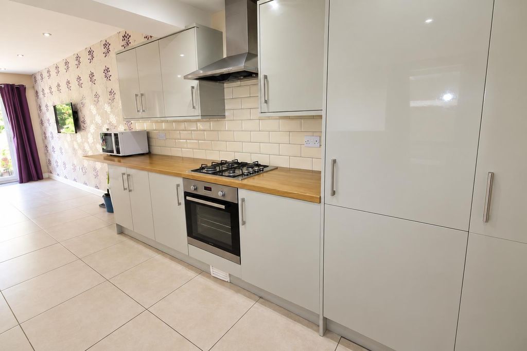 Property photo 1 of 15 cc666657-1Faf-4673-89B5-3633F1Bd2225.Png