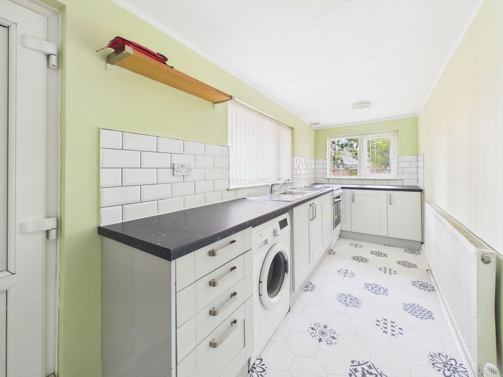 Property photo 3 of 16 Kitchen