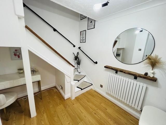 Property photo 2 of 12 Lobby