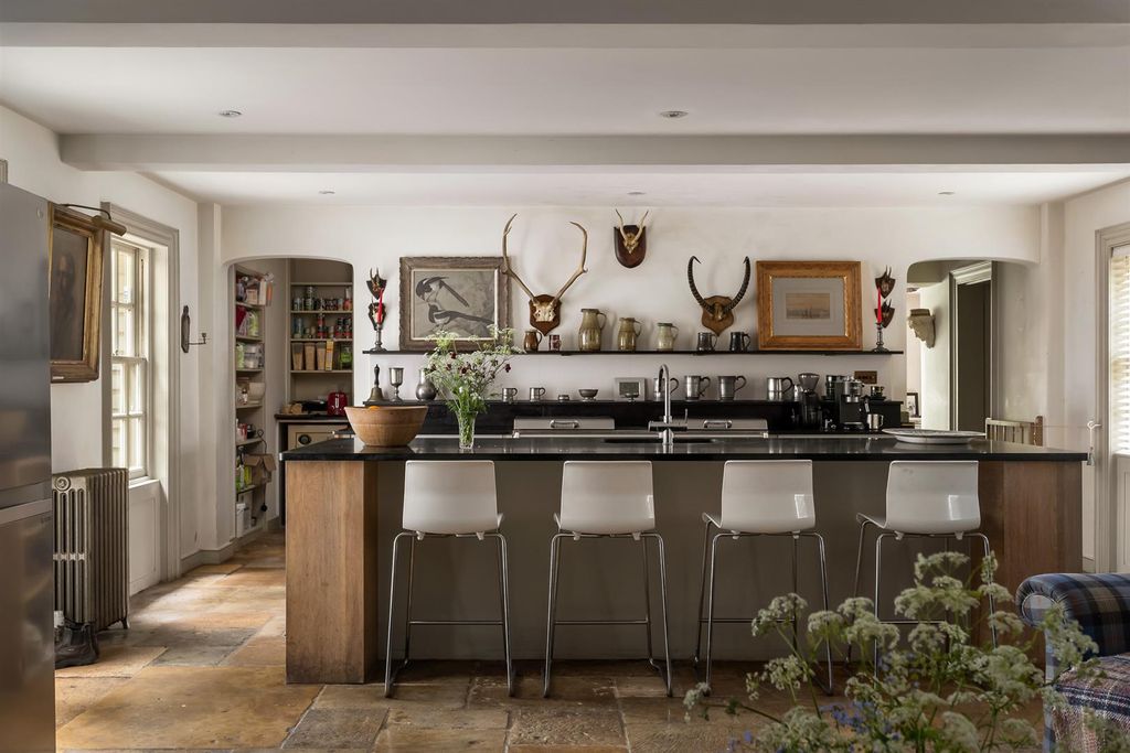 Property photo 2 of 39 56 - Hill House - Gl7 7Ep - Web.Jpg