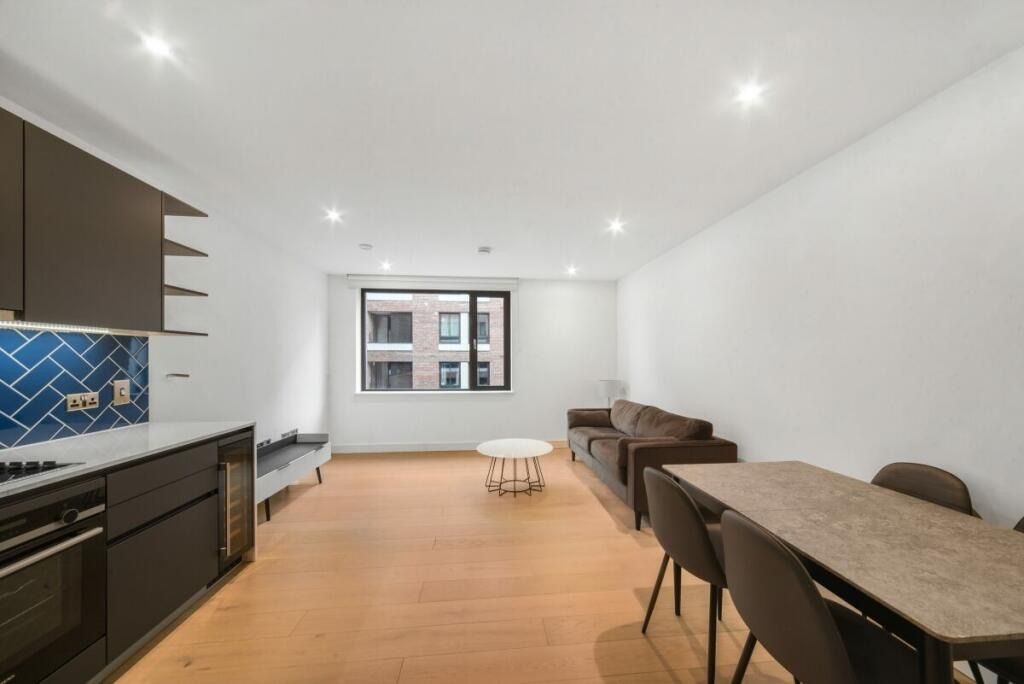 Property photo 1 of 2