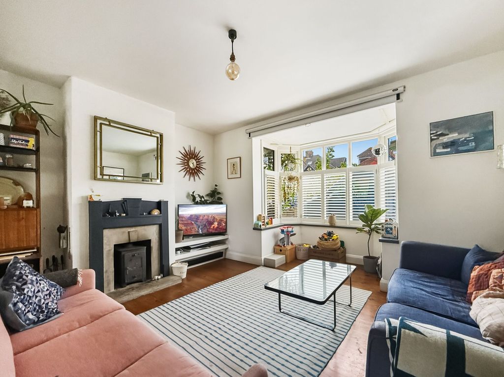 Property photo 2 of 33