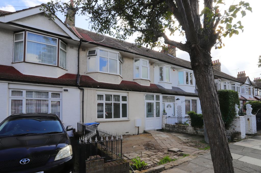 Property photo 2 of 12