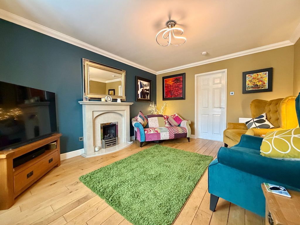 Property photo 3 of 32
