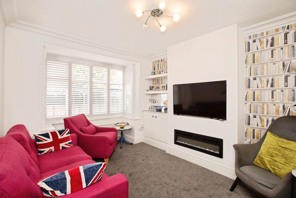 Property photo 2 of 15 1